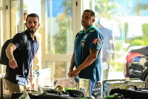 وصول طاقم تدريب البرازيل استعدادًا لبطولة خوفو الدولية في مصر